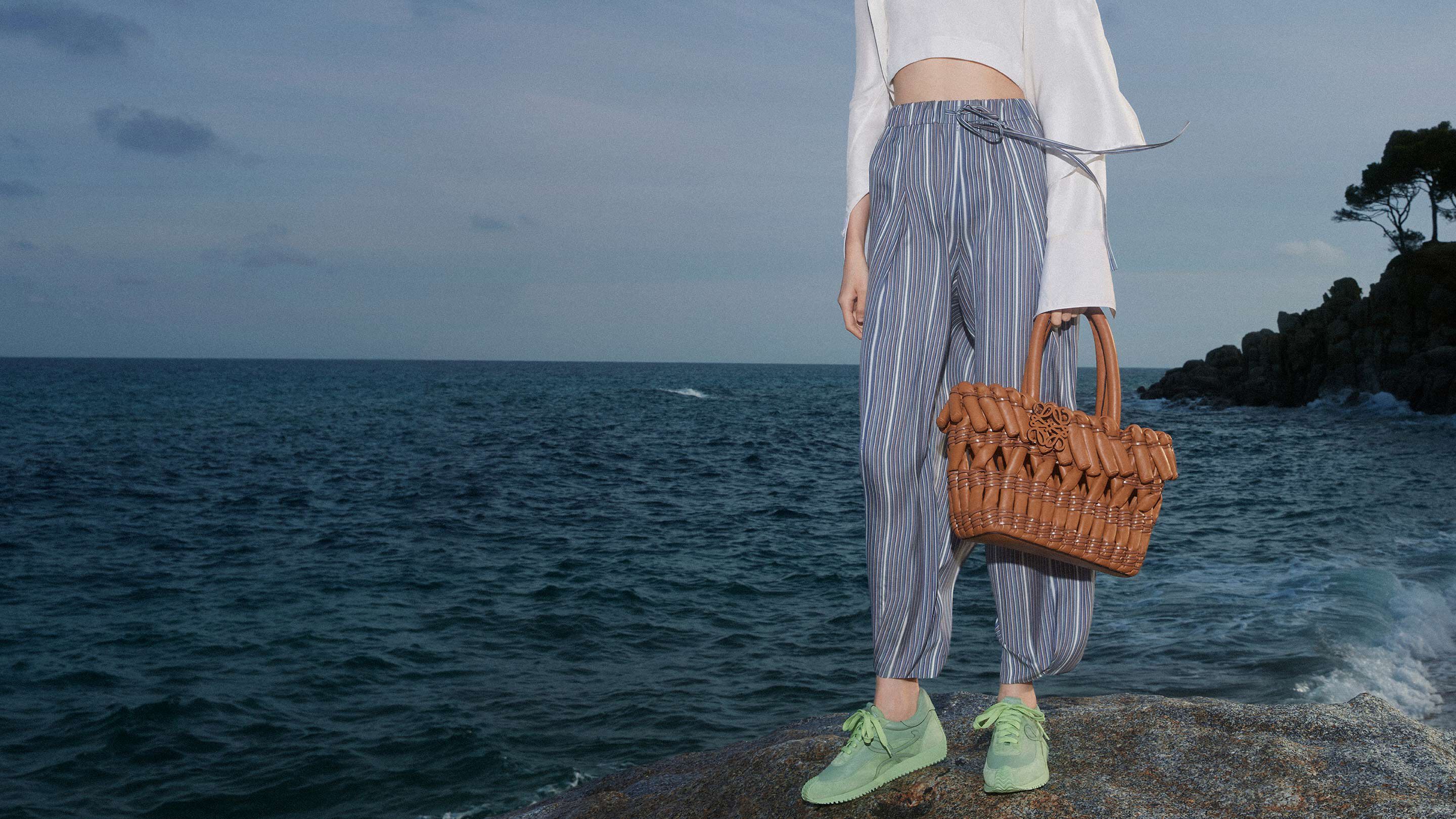 Escape to the warm LOEWE spring summer Women Collections LOEWE